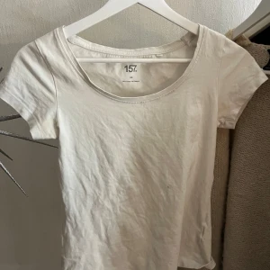 T-shirt  - Basic T-shirt