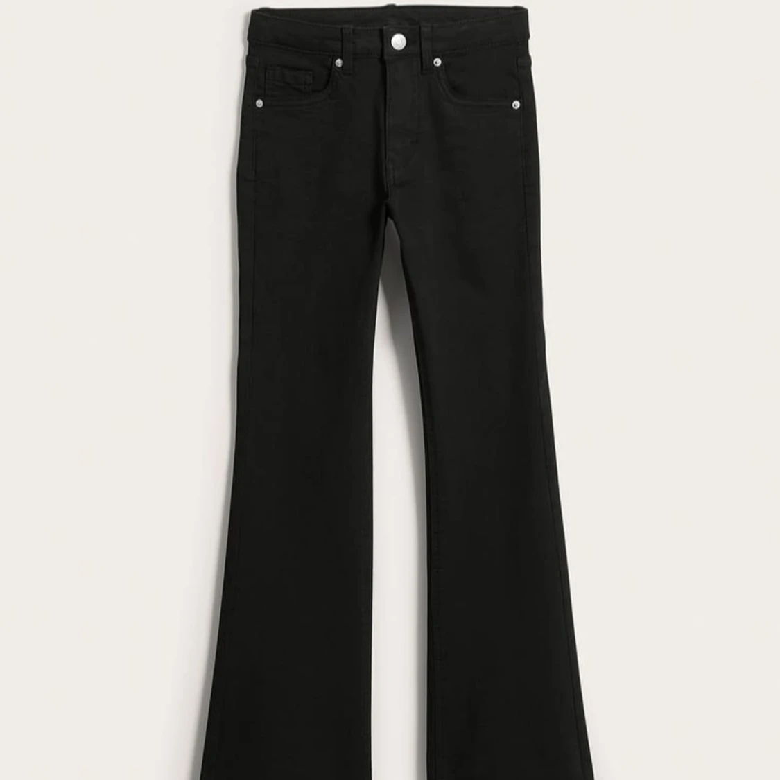 Svarta bootcut jeans