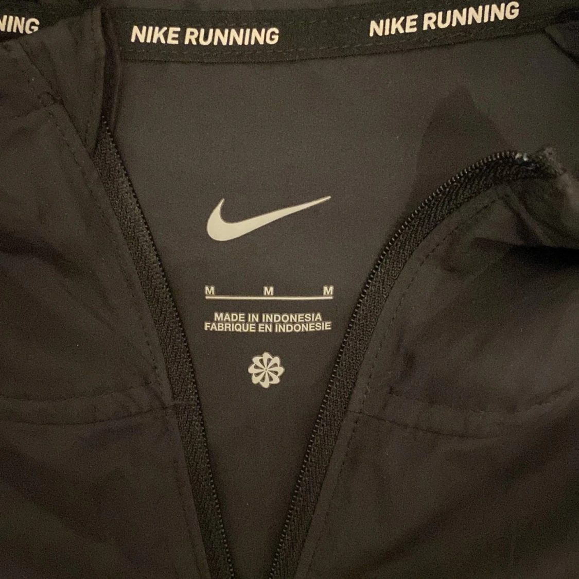 Svart vindjacka från Nike - 1