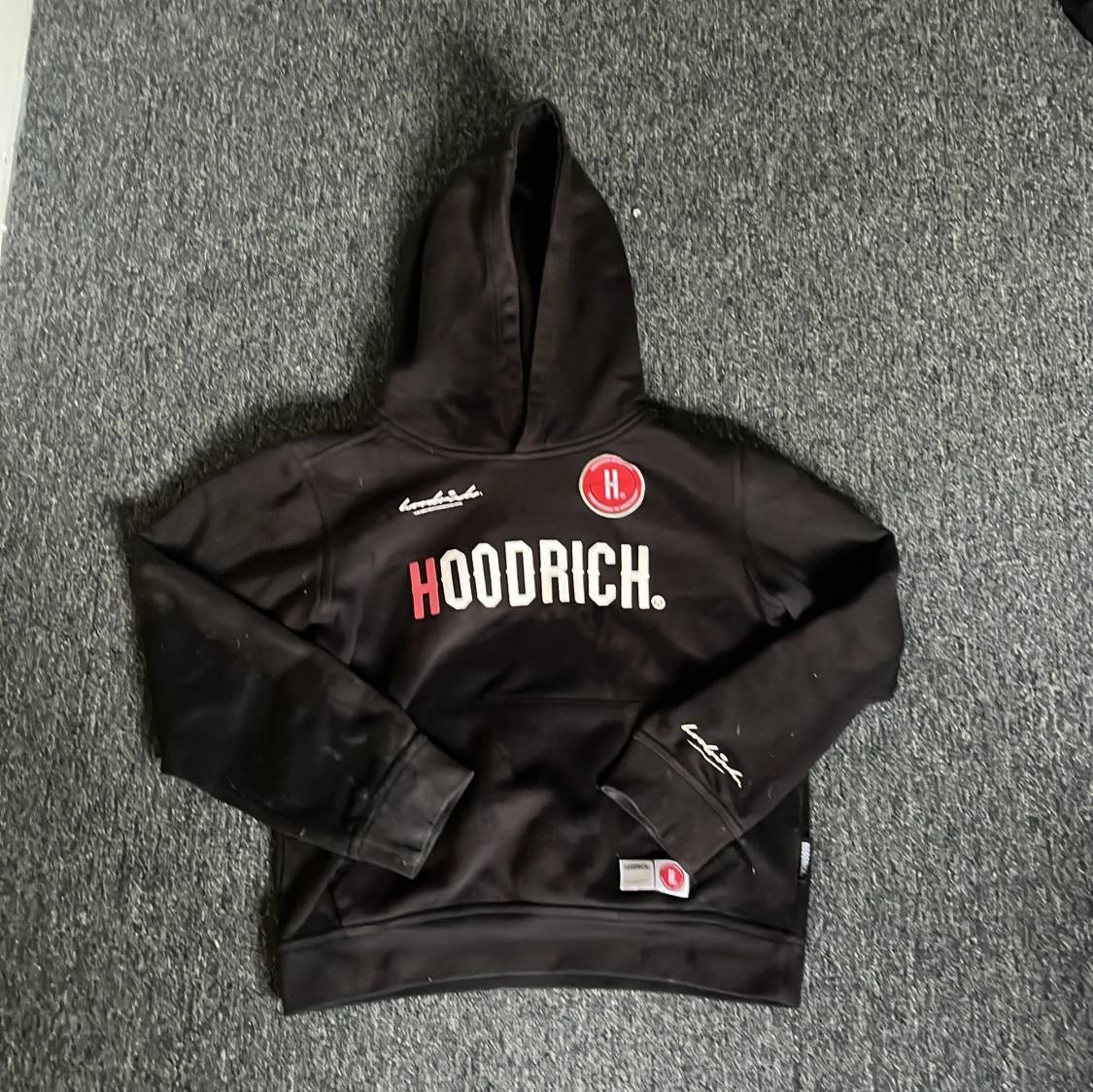 Svart hoodie från Hoodrich