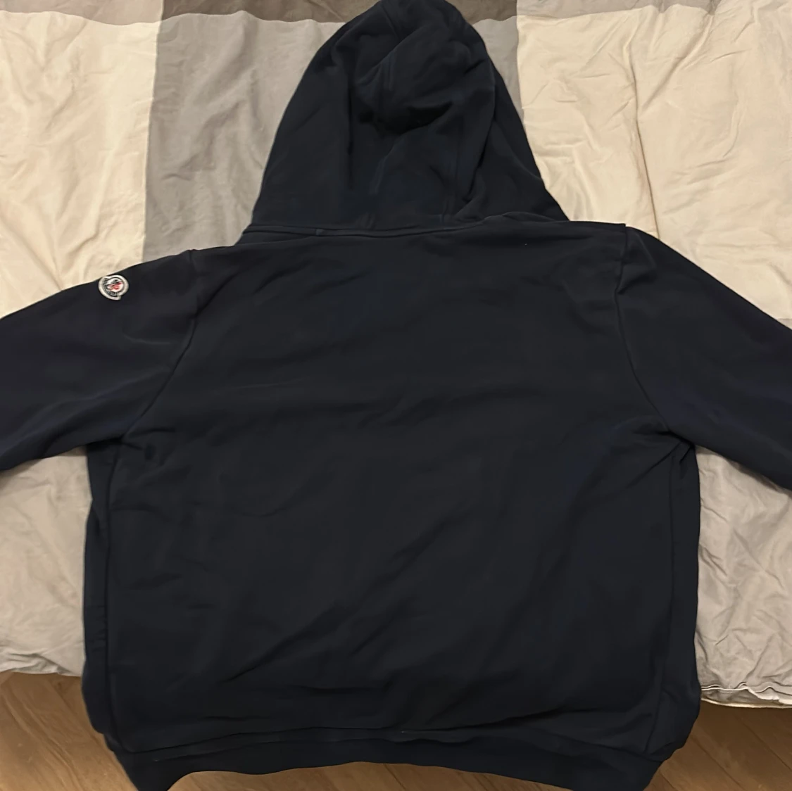 Mörkblå hoodie från Moncler - 3