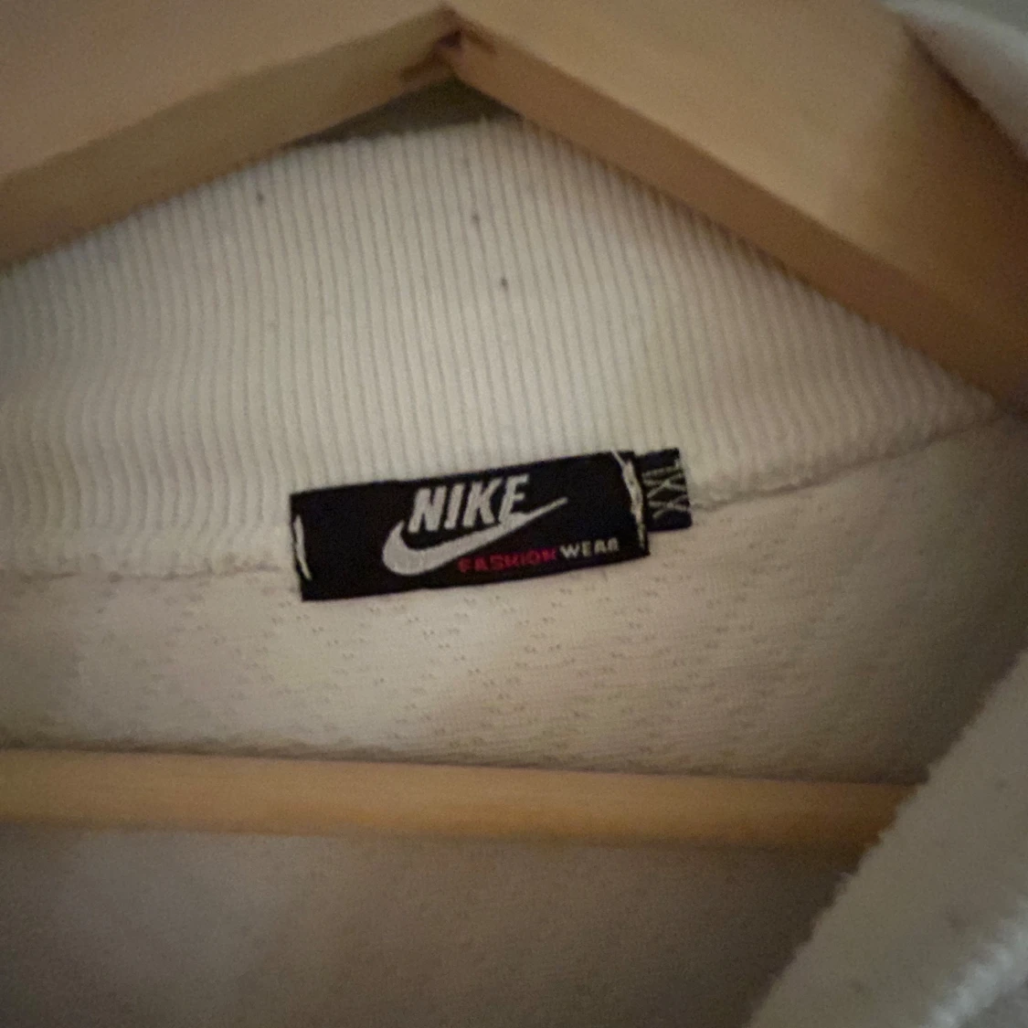 Vit quiltad jacka från Nike - 3