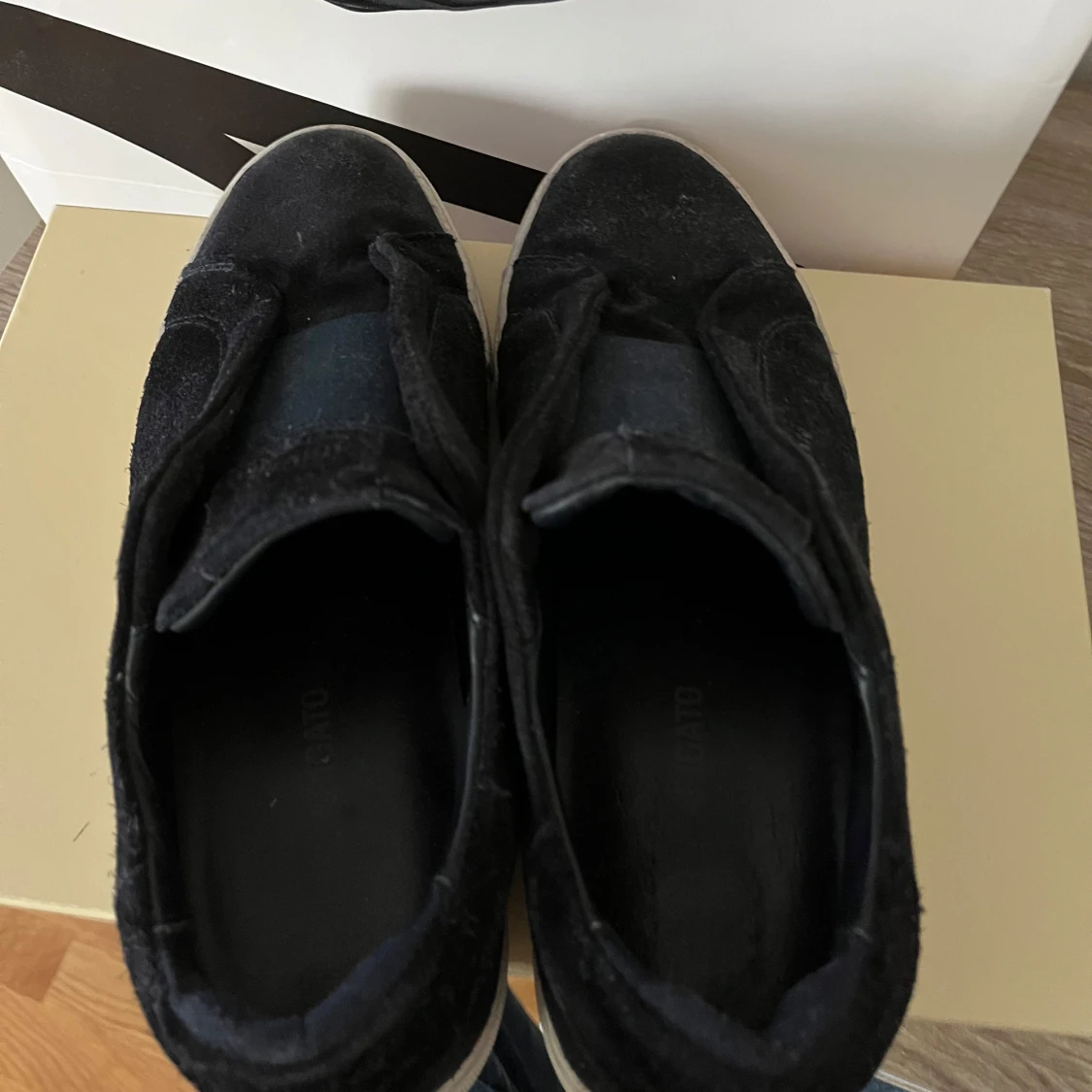 Svarta sneakers från Axel Arigato - 2