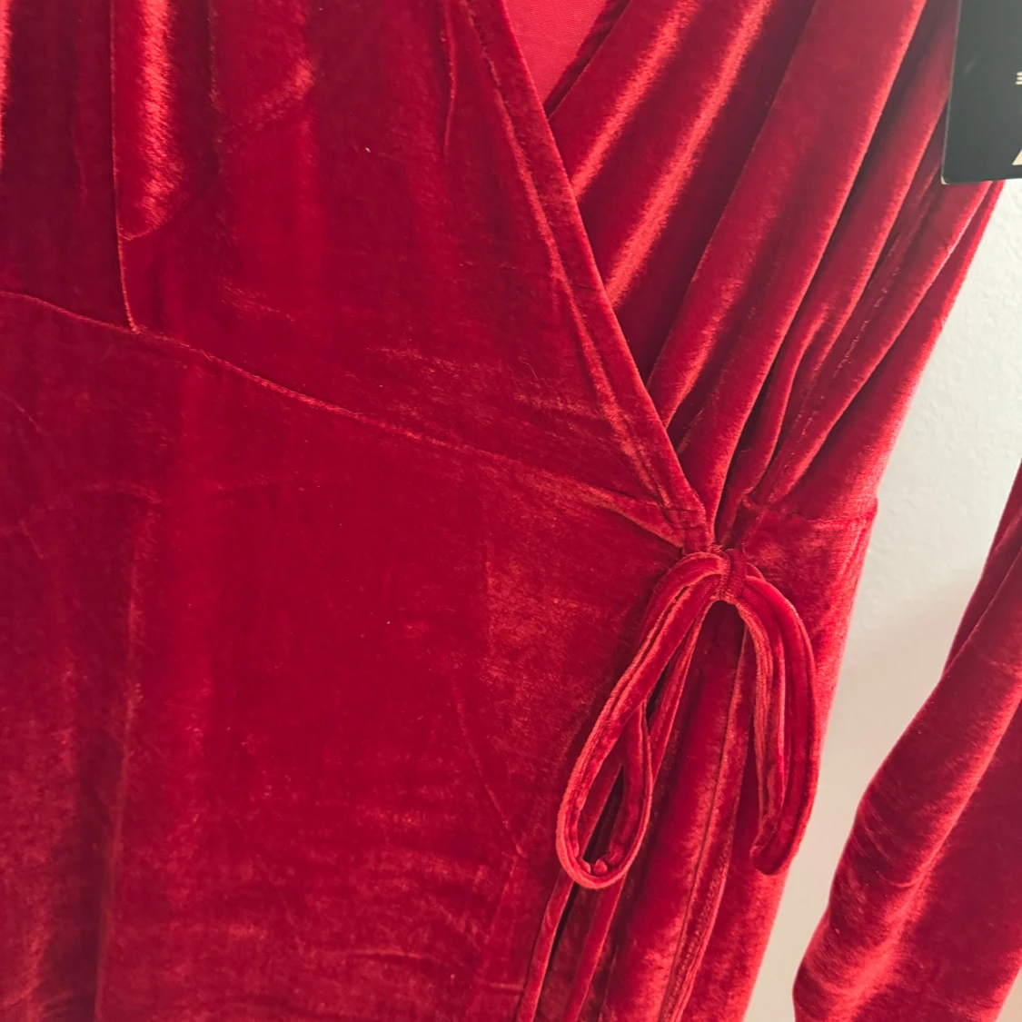 Röd omlottklänning från Nelly - 1