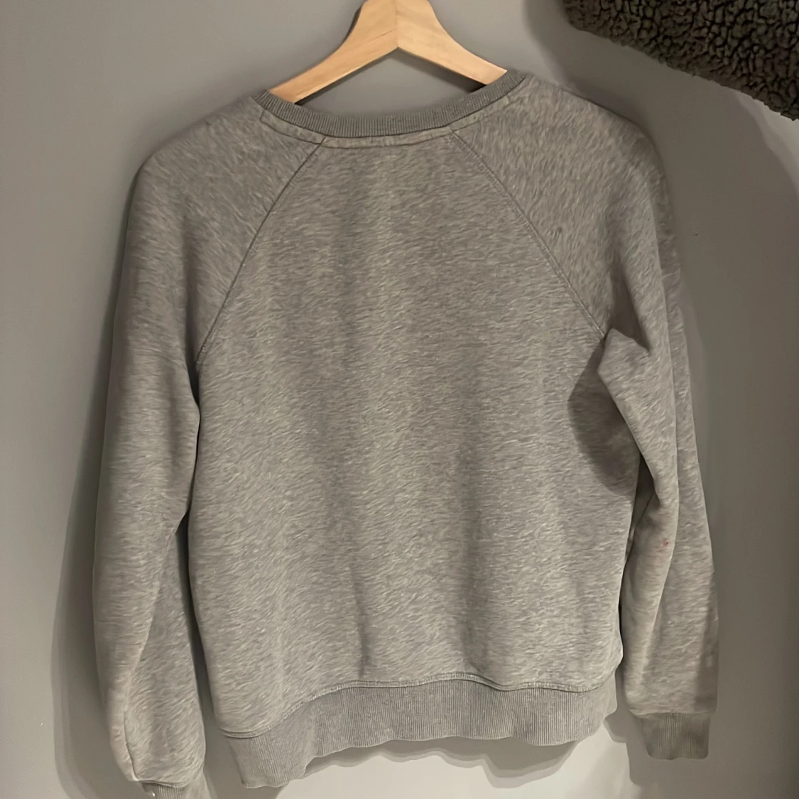 Grå sweatshirt från GANT - 3