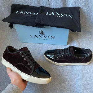 Lanvin sneakers  - Säljer ett par Lanvin skor som är i UK 9! Bara skorna medkommer vid köp! Hör gärna av dig om du har frågor! 