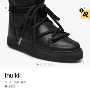 Svarta boots från Inuikii - Skor från inukki som jag inte kan andvända längre, dem har inte Andvändes mycket men är på ena skon lite sliten. Nypris 3600.