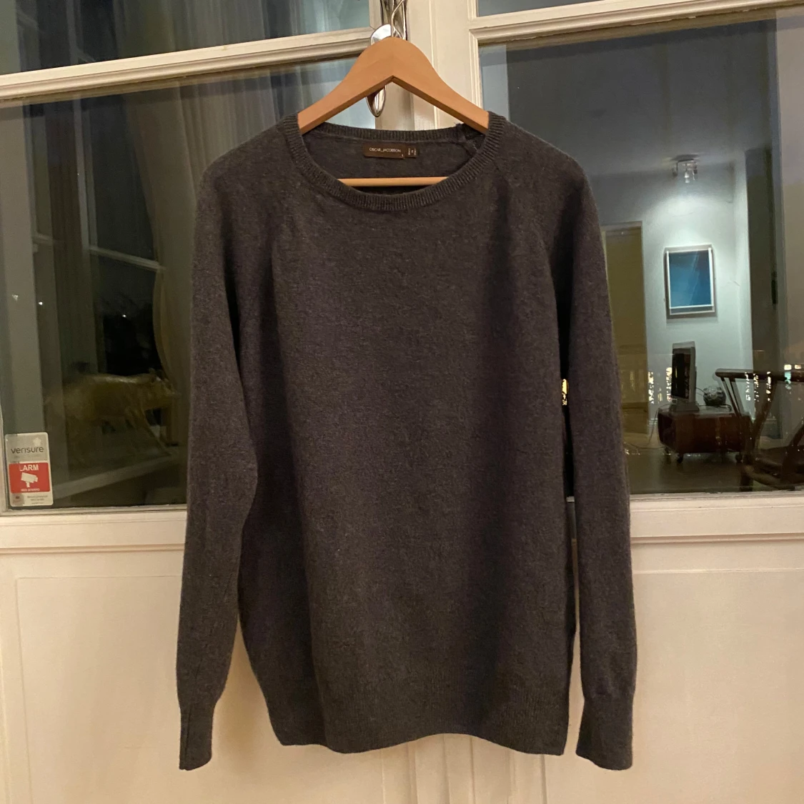 Mörkgrå ulltröja från Oscar Jacobson
