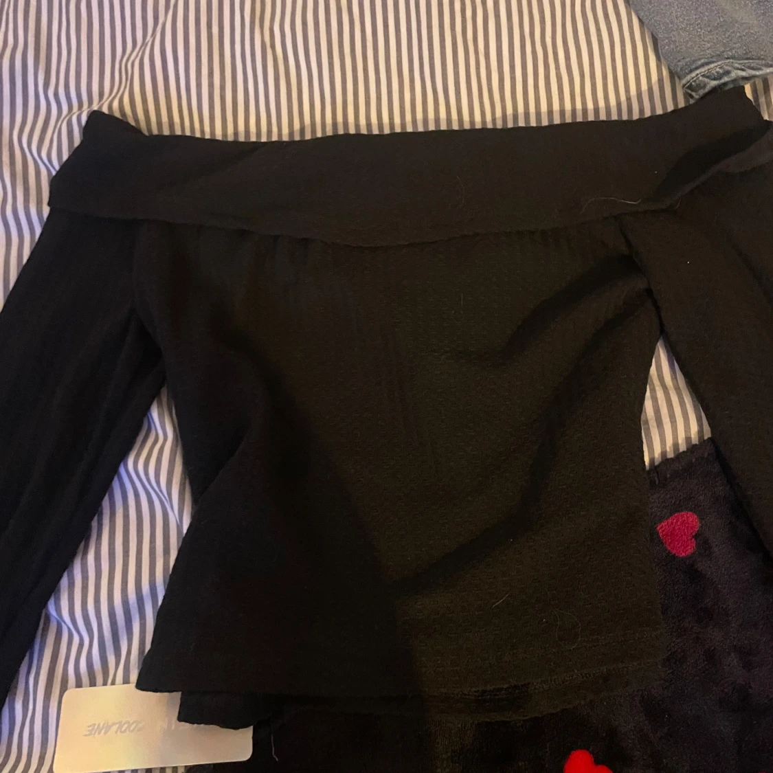 Svart offshoulder topp  - 90