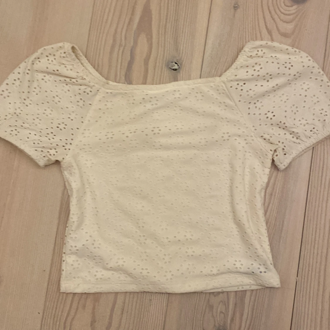 Tight Vit/beige söt topp från Kappahl!💕 storlek 146-152/XXS - 90