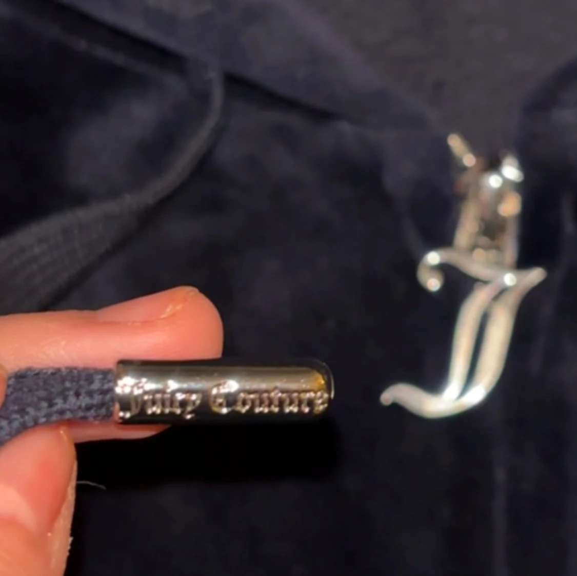 Mörkblå hoodie från Juicy Couture - 91