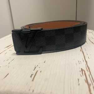 Bälte  - Säljer detta svarta bältet för grymt pris. Den är i mycket bra skick. 