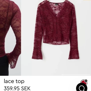 Vinröd spetsblus - Ursnygg vinröd spetsblus med knappar framtill. Perfekt för en kväll ute eller en fest. Den har en v-ringad design och är tillverkad i ett mjukt, stretchigt material som ger en tight passform. Från Gina Tricot med inköpspris på 360kr! Aldrig använd