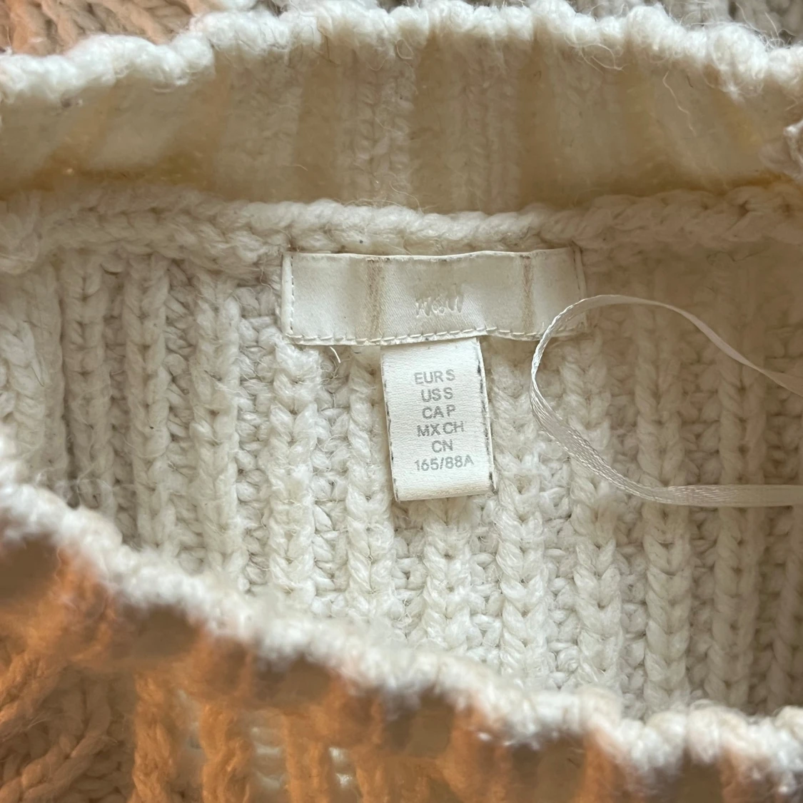 Vit stickad tröja från H&M - 92