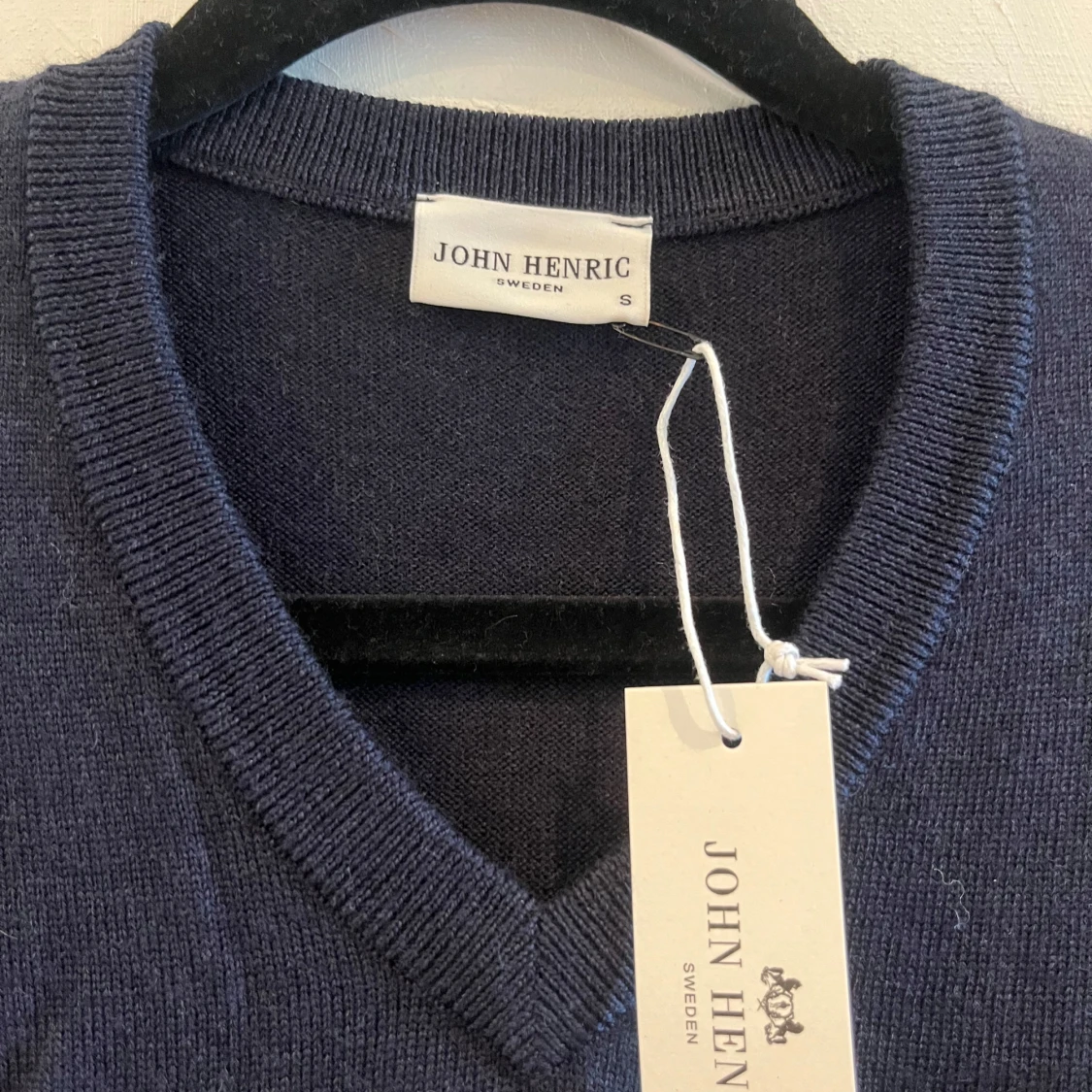 Mörkblå tröja från John Henric - 90