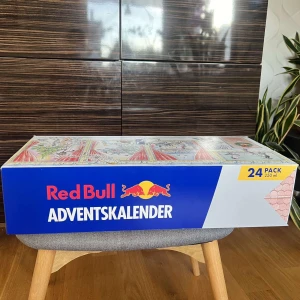 Red Bull Adventskalender - Redbull julkalender helt oöppnad. Säljer pågrund av att jag inte dricker redbull.  Finns i Stockholm 