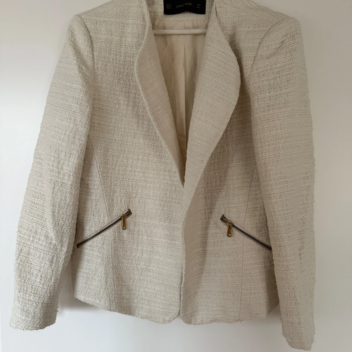 Beige kavaj från Zara Basic