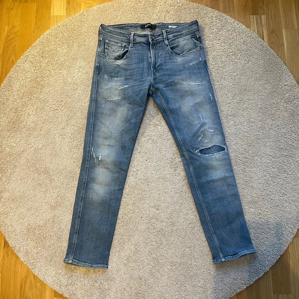 Replay jeans i modellen anbass storlek W34/L32. . Jeans & Byxor.