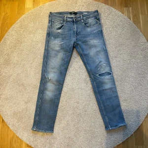 Replay Jeans  - Replay jeans i modellen anbass storlek W34/L32. 