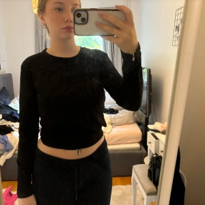 Söt topp - Helt oanvänd, skönt material! 