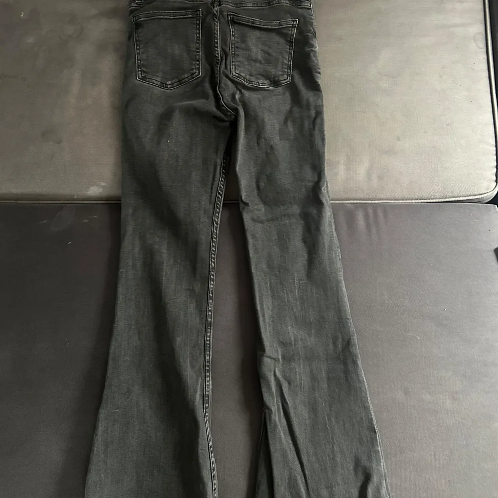 Bootcut jeans stl 34. Använd fåtal gånger. . Jeans & Byxor.