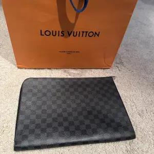 Louis vuitton laptop case. Super fint skick. Pris 3999kr!