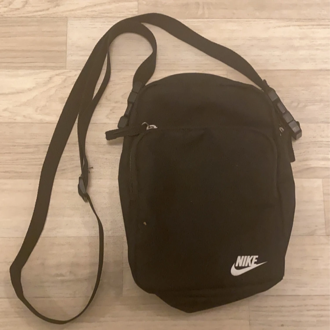 Säljer Nike axelremsväska 