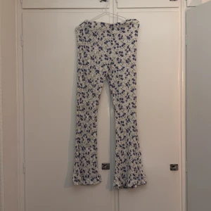 Byxor från Gina - Snygga byxor från Gina storlek m