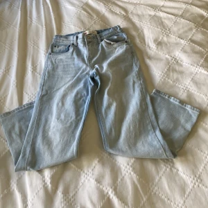 Levi’s stay loose jeans - Skick: 9/10 inte kårhus fläckar eller hål! Nypris: 500 Storlek: 164 cm 14 år
