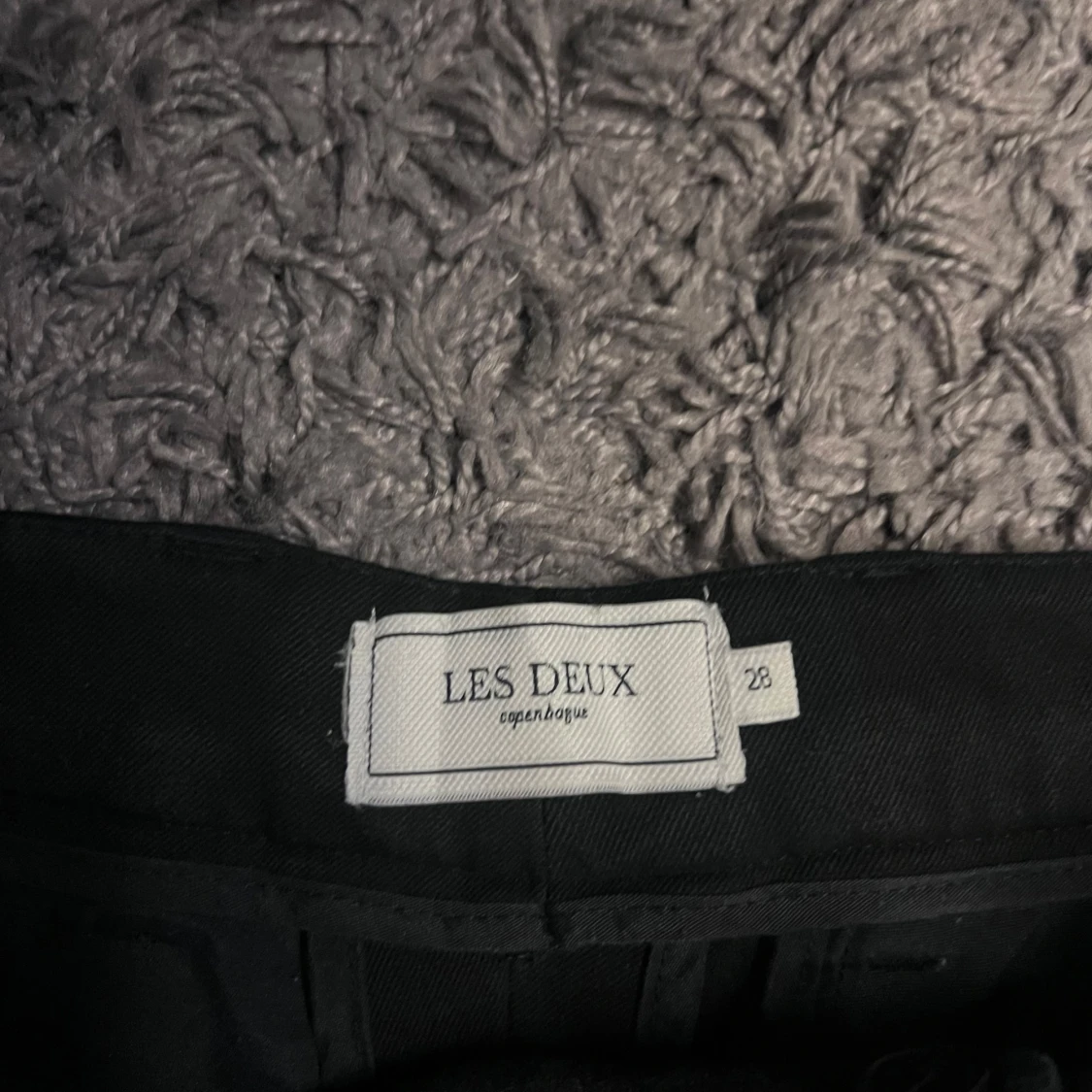 Les Deux Kostymbyxor  - 90