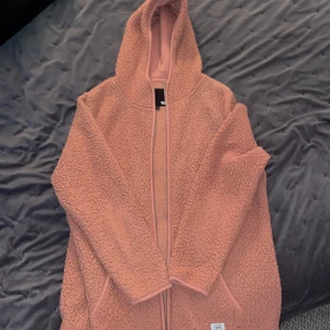 Flis kofta - Den är från lager så den har används några gånger bara. Inga fläckar inget synlig användning förutom tvättning.