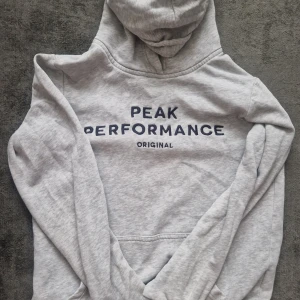 Peak hoodie - Storlek 150