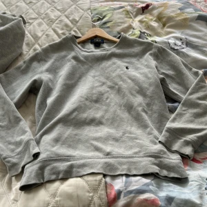 Ralph lauren tröja - Haft den rätt så länge och sparsamt använd, storlek  14-16