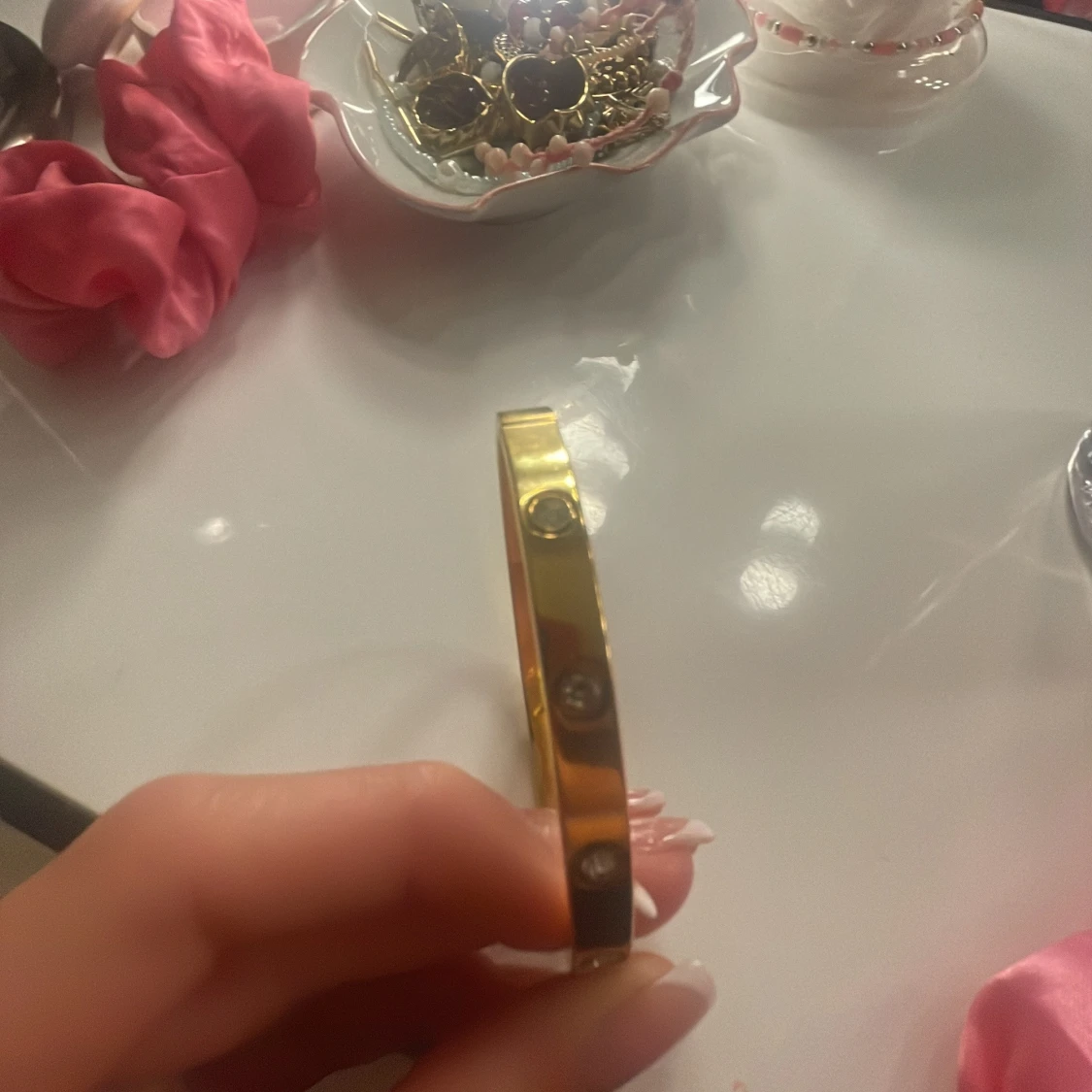 Guld armband med stenar i  - 91