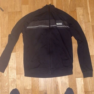 Boss zip upp - Bra skick inte så använd