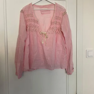 Blus - Blus från odd molly som knappt blivit använd💕