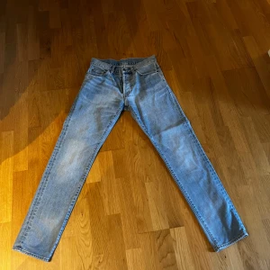 Carhartt jeans 30/32 - Raka carhartt jeans. Bra skick bara använda ett fåtal gånger