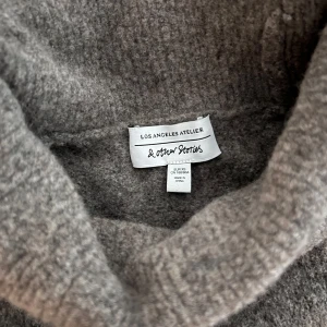 & other stories stickad tröja - Använd bara en gång. Storlek xs men passar även s.