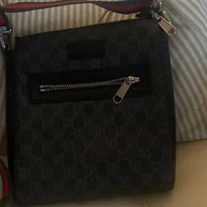 Gucci väska - Jätte fin Gucci väska.knappt använt