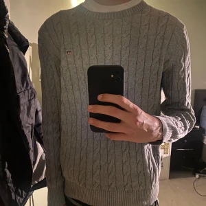 Gant Kabelstickad  - As bra skick knappast använd. Pris går att diskutera. 