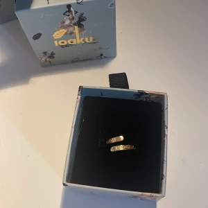 IOAKU ring i helt ny skick 215kr💘 - Säljer min ioaku ring som är helt💘 guld ring med citat ”GOAL DIGGER” och ringen är även justerbar. Säljer då jag andvönder silver mer💕💕nypris 349kr🙌 GRATIS FRAKT🙌🙌😍pris går att diskuteras 