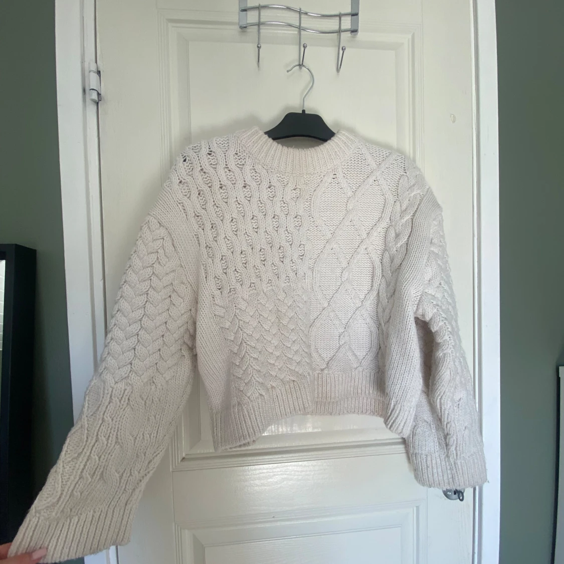Vit stickad tröja 