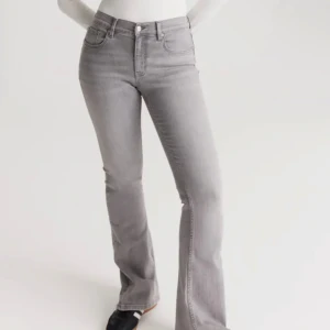 Low waist bootcut - Nyskick, använda 2 gånger  Är 1,70, så lite korta för mig