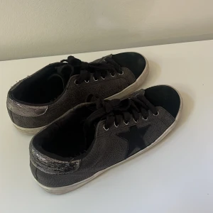 Sneakers  - Sköna sneakers❣️