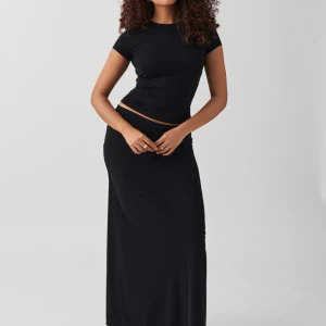 Low waist maxi skirt - Low waist maxi skirt från Gina Tricot i stl S Använd en gång,som ny 