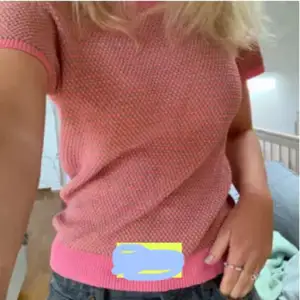 superfin rosa tshirt från zara. storlek S. köpt här på plick men toppen skick förutom att lappen är borta. 