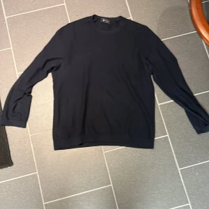 Riley - 10/10 Storlek S  Dyrt märke: Riley