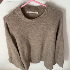 Stickad tröja  - En stickad tröja från lager 157 i storlek s bra stick  