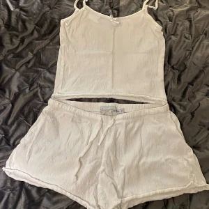 Pyjamas - Pyjamas/set från lager157. Topp i storlek xs och shorts i storlek s. 