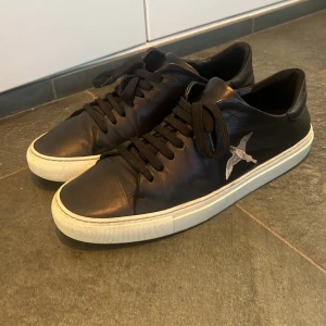 Arigato Clean90 - Sjukt snygga Axel Arigato skor i storlek 42-43 I ganska bra skick 7/10